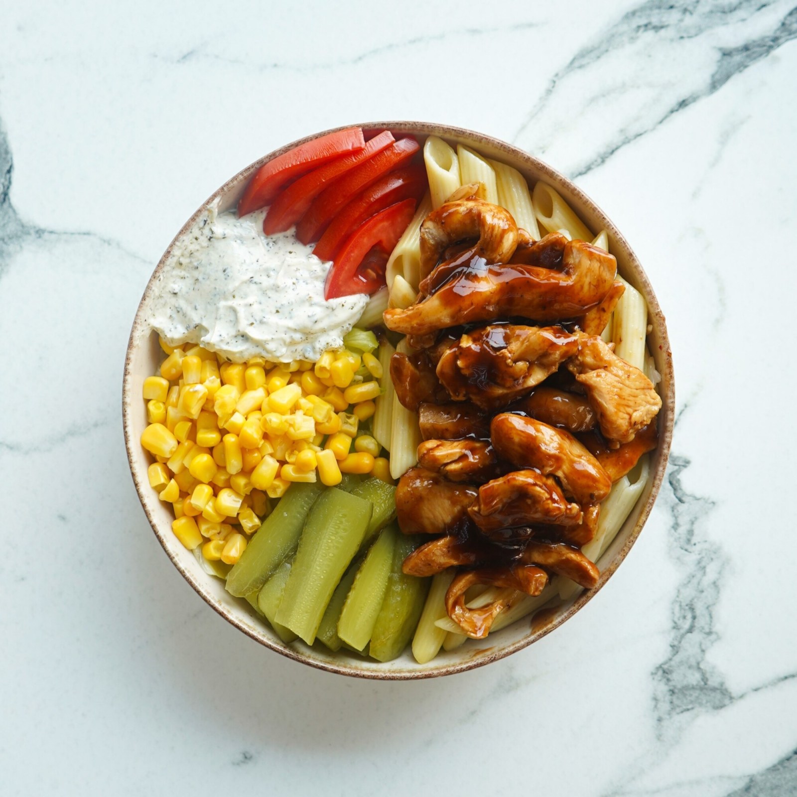 Barbekü Soslu Tavuk Makarna Bowl