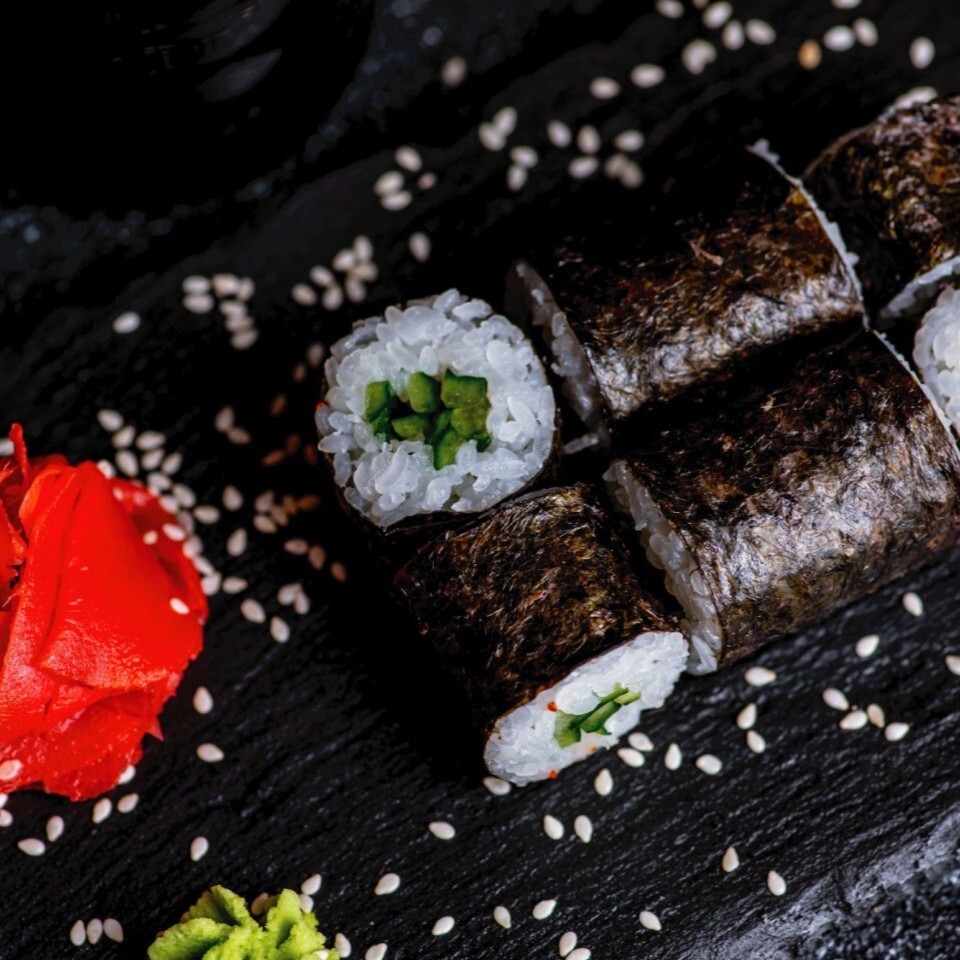 Salatalıklı Roll