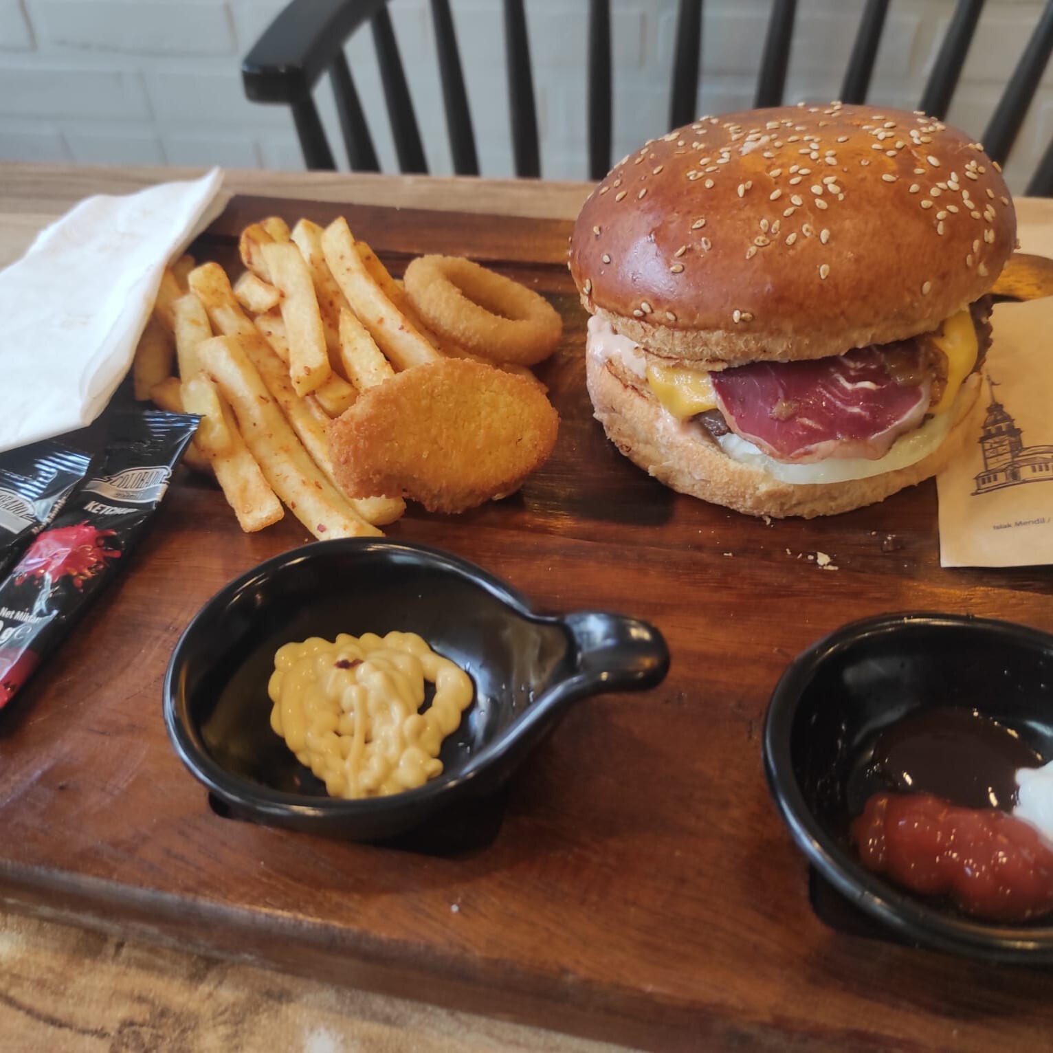 Kayseri Pastırmalı Burger