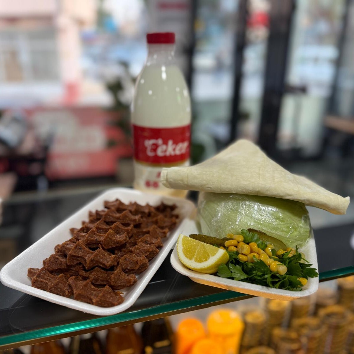 Özel Paket Menü (23 Sıkım) Köfte + 1 Lt Eker Ayran