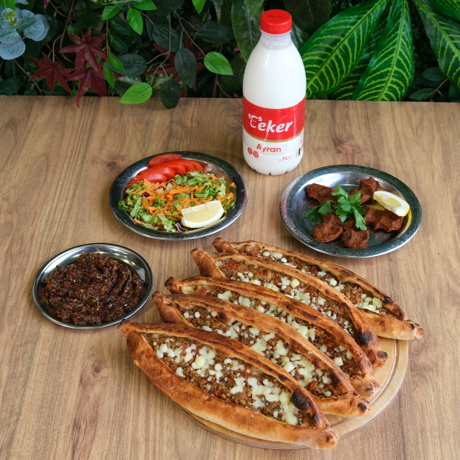 10'lu Kıymalı Kaşarlı Cantık Menü