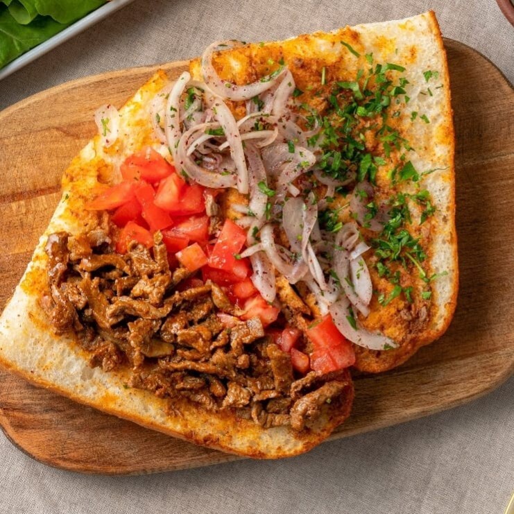 Tam Ekmek Arası Et Tantuni