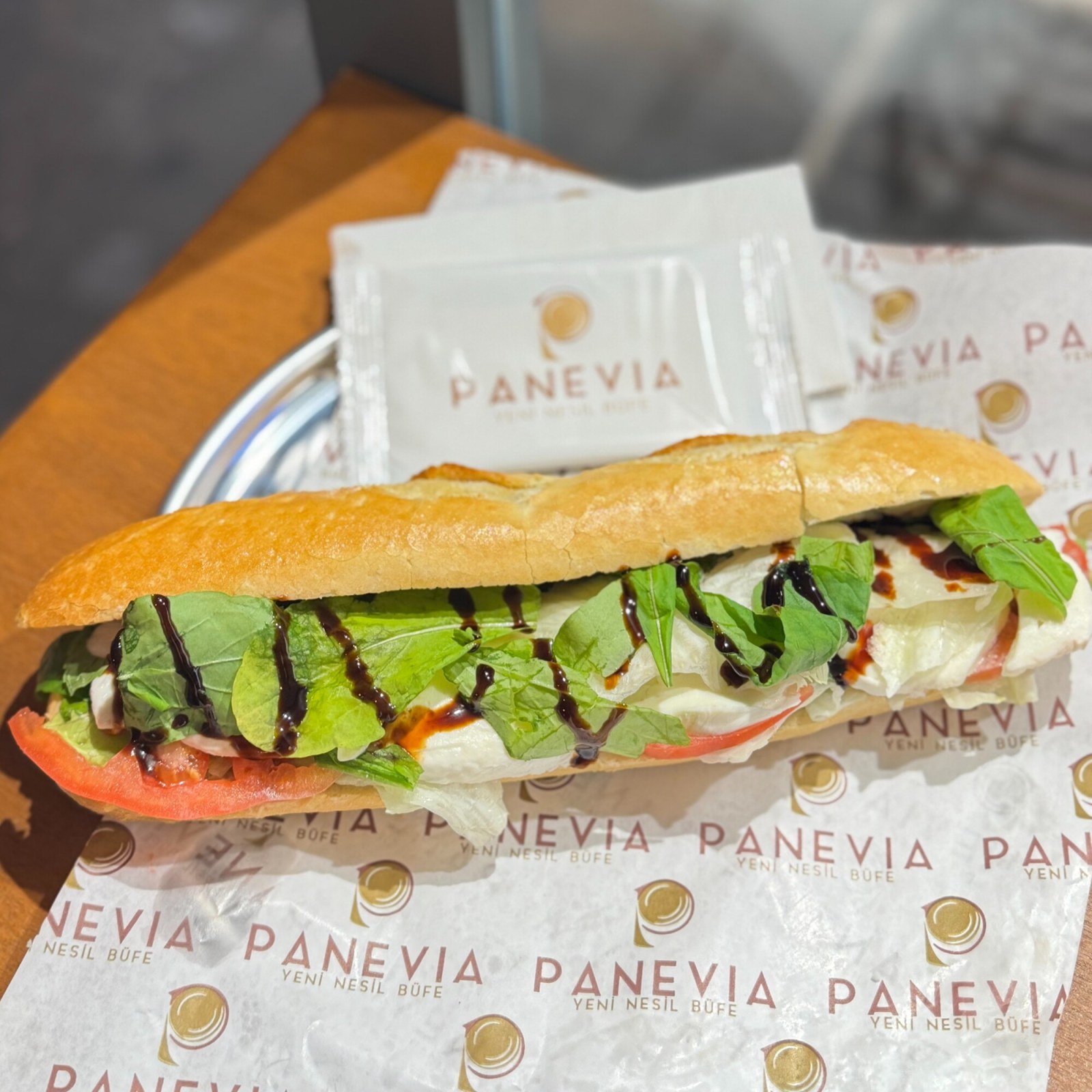 Baget Caprese Sandviç