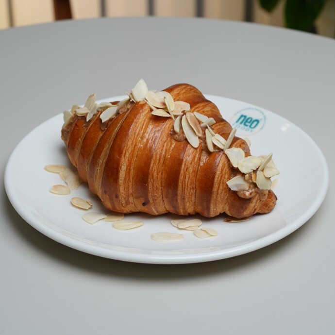 Croissant (Badem Ezmeli)