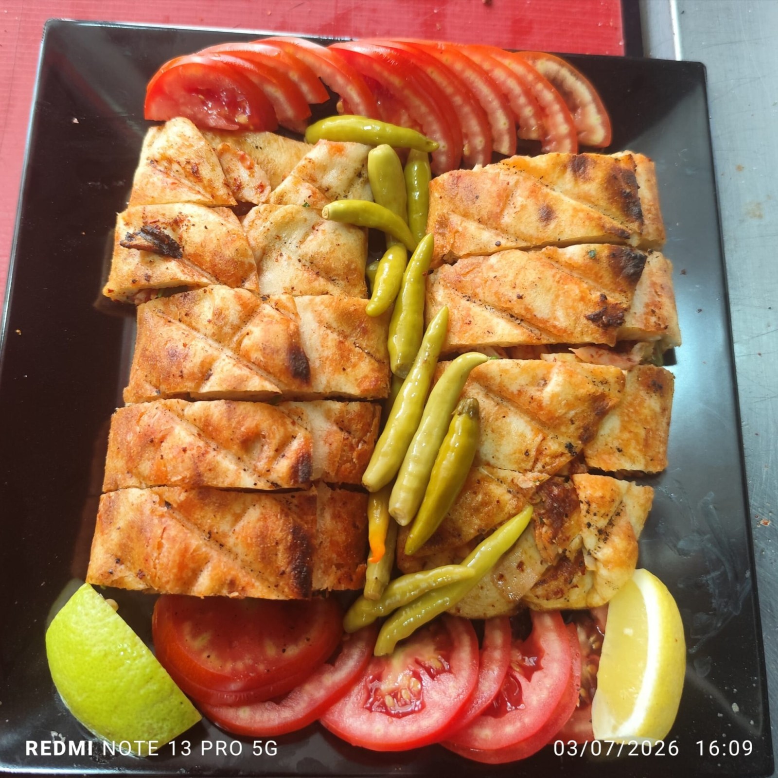 Yiğidoo Közde Döner