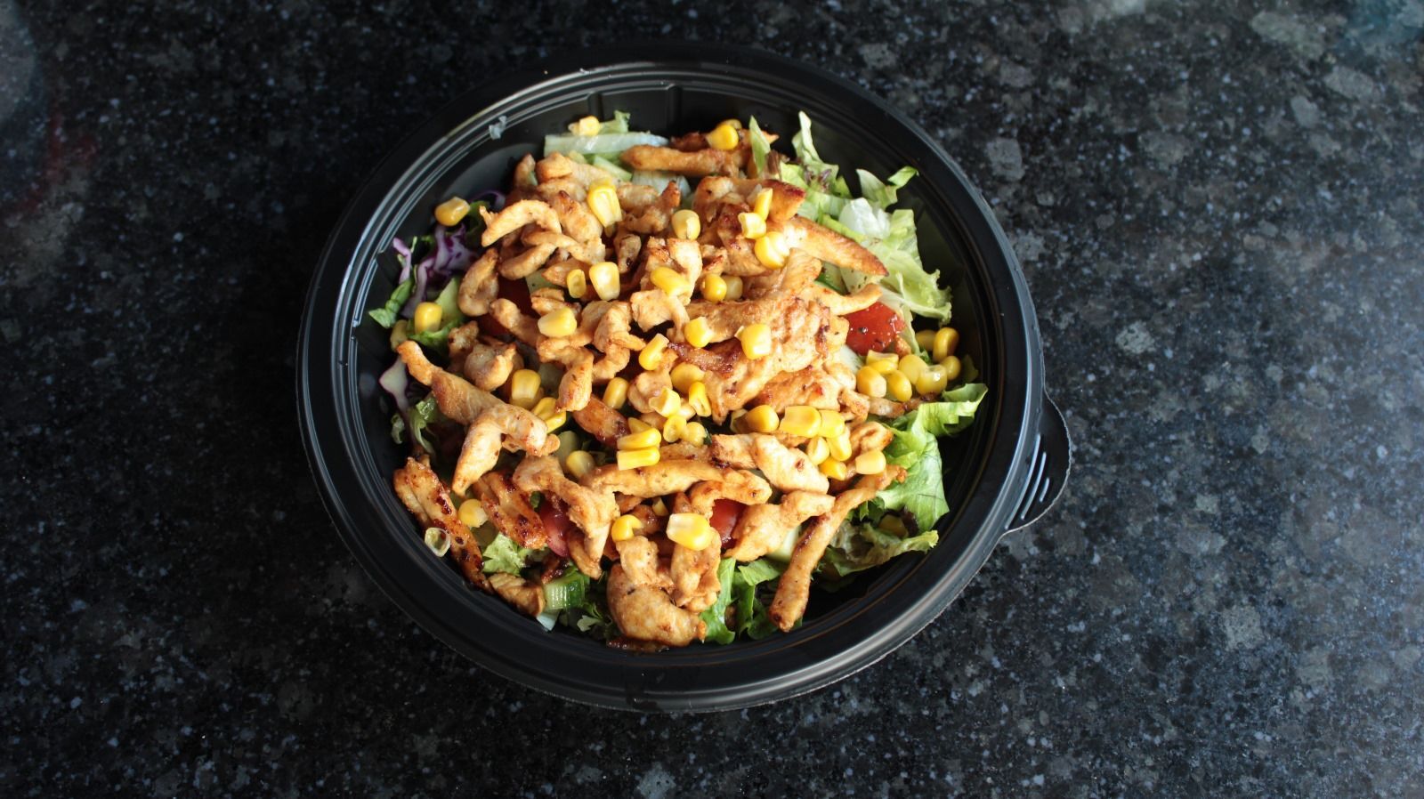 Tavuklu salata