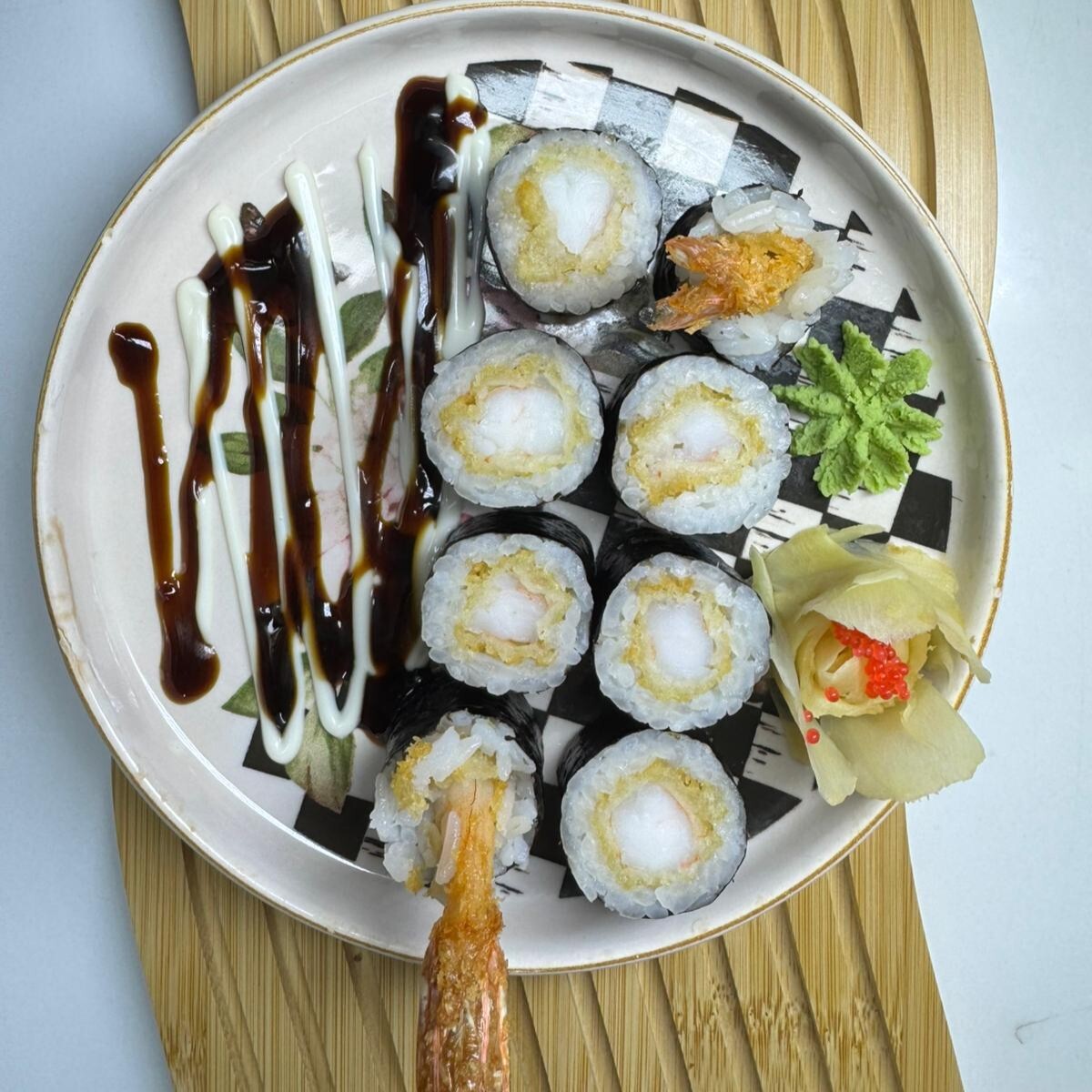 Ebi Maki Tempura (8pcs)