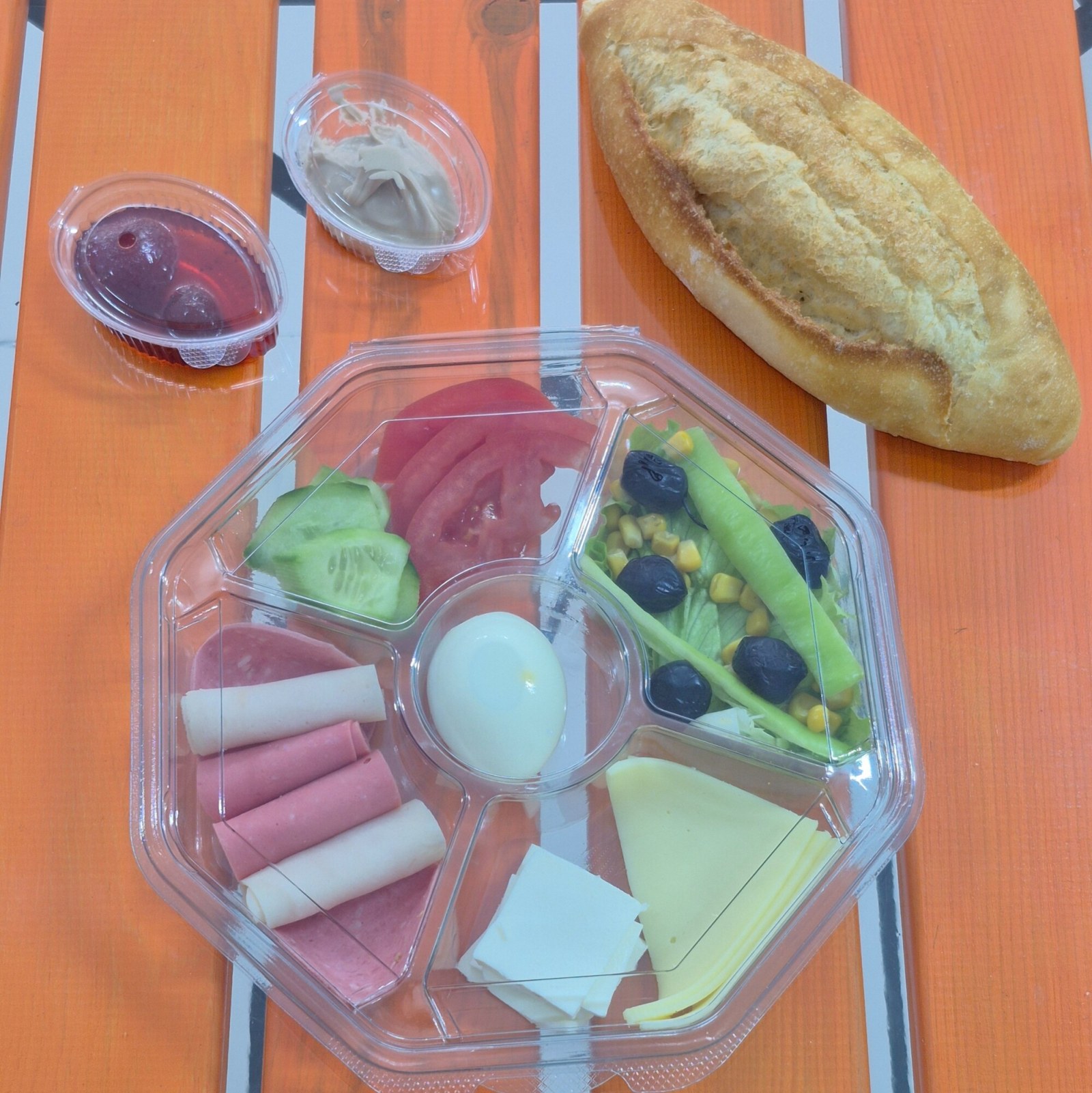 Full Kahvaltı Tabağı Menü (Seçeceğiniz içecek ile birlikte)