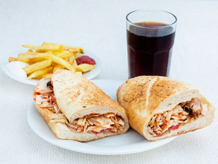 Tam ekmek arası tavuk döner