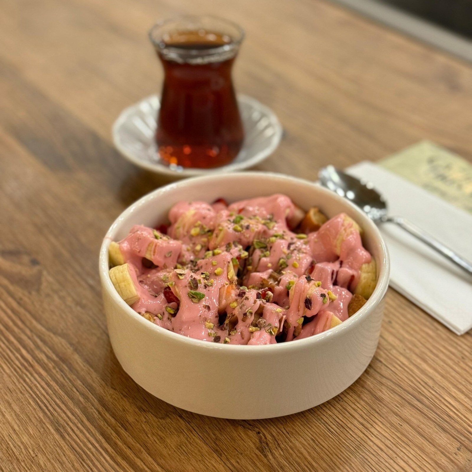 Çilek Çikolatalı Waffle Bowl