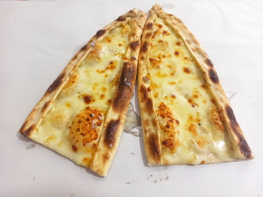 Kaşarlı Pide