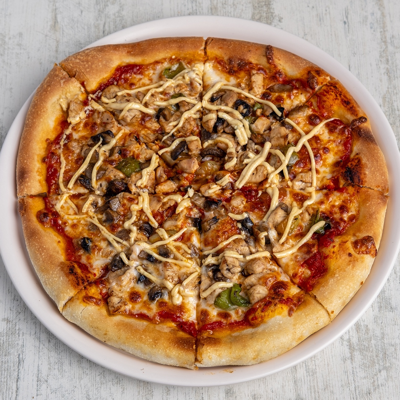 Trüf Mantar Soslu Tavuklu Pizza