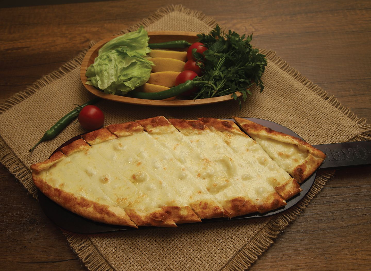 2 Adet Kaşarlı Pide + Coca-Cola (1 L.)