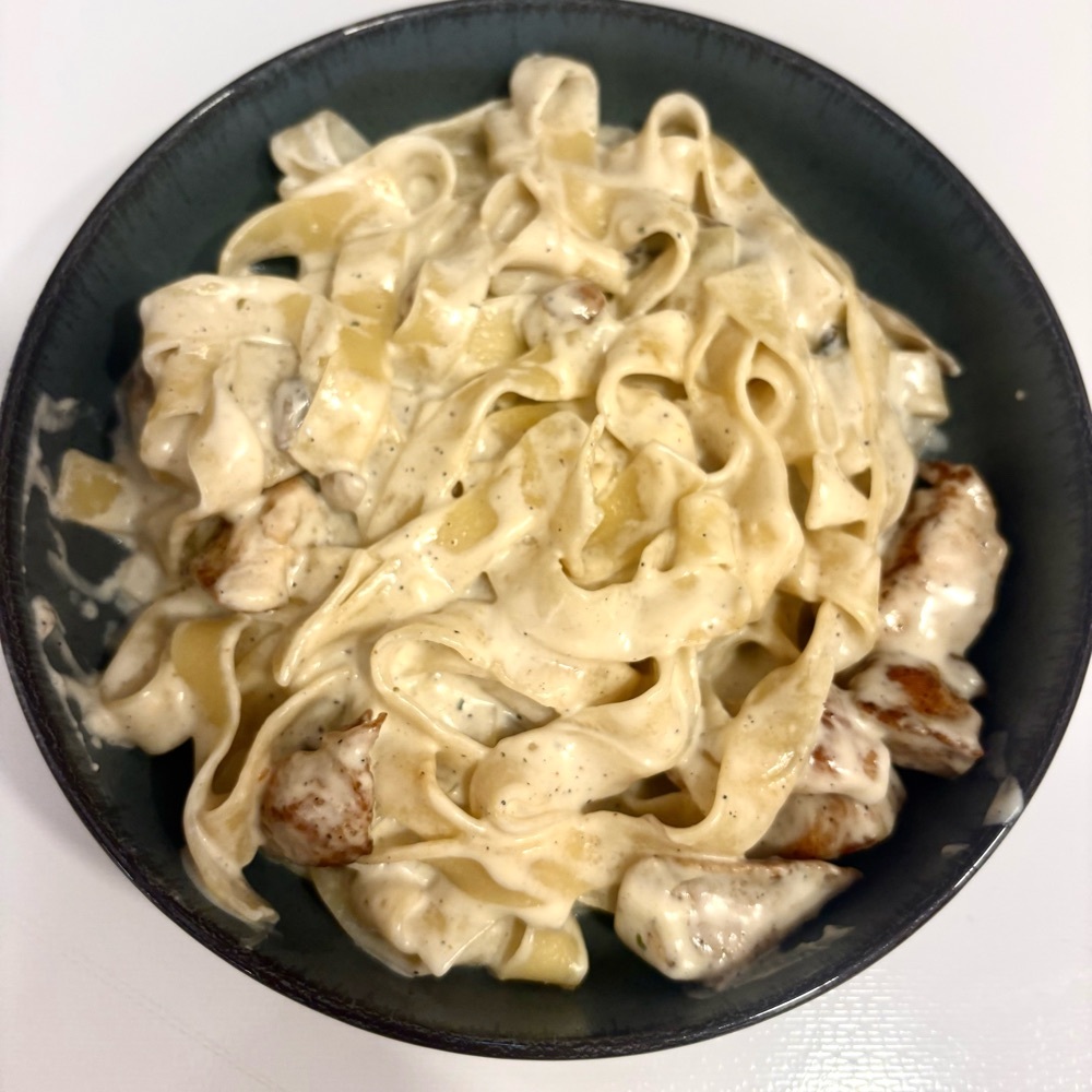 Kremalı Mantarlı Tavuklu Fettuccine