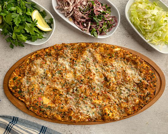 Kıymalı Kaşarlı Lahmacun