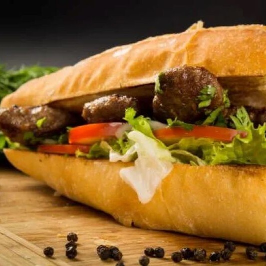 Üç Çeyrek Ekmek Köfte