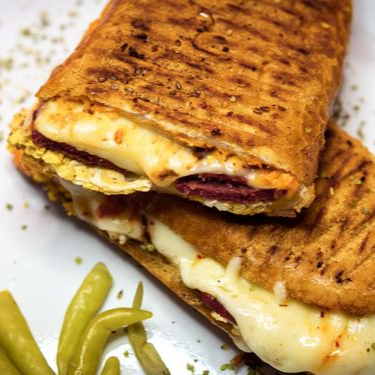 Sucuklu Yumurtalı Tost