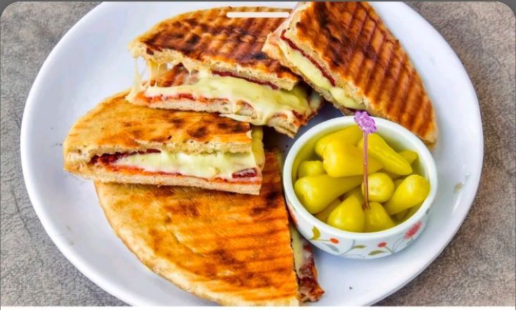 Yumurtalı Bazlama Tost