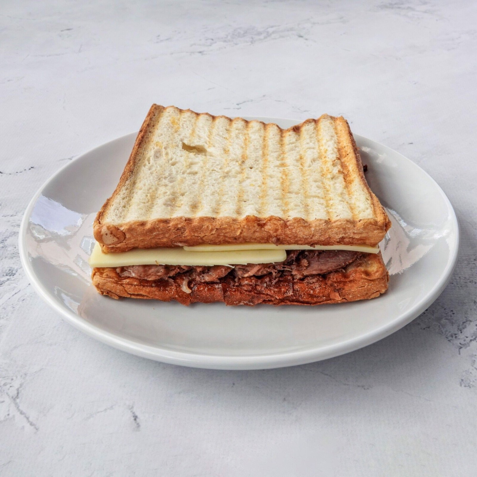 Kavurmalı Karışık Tost