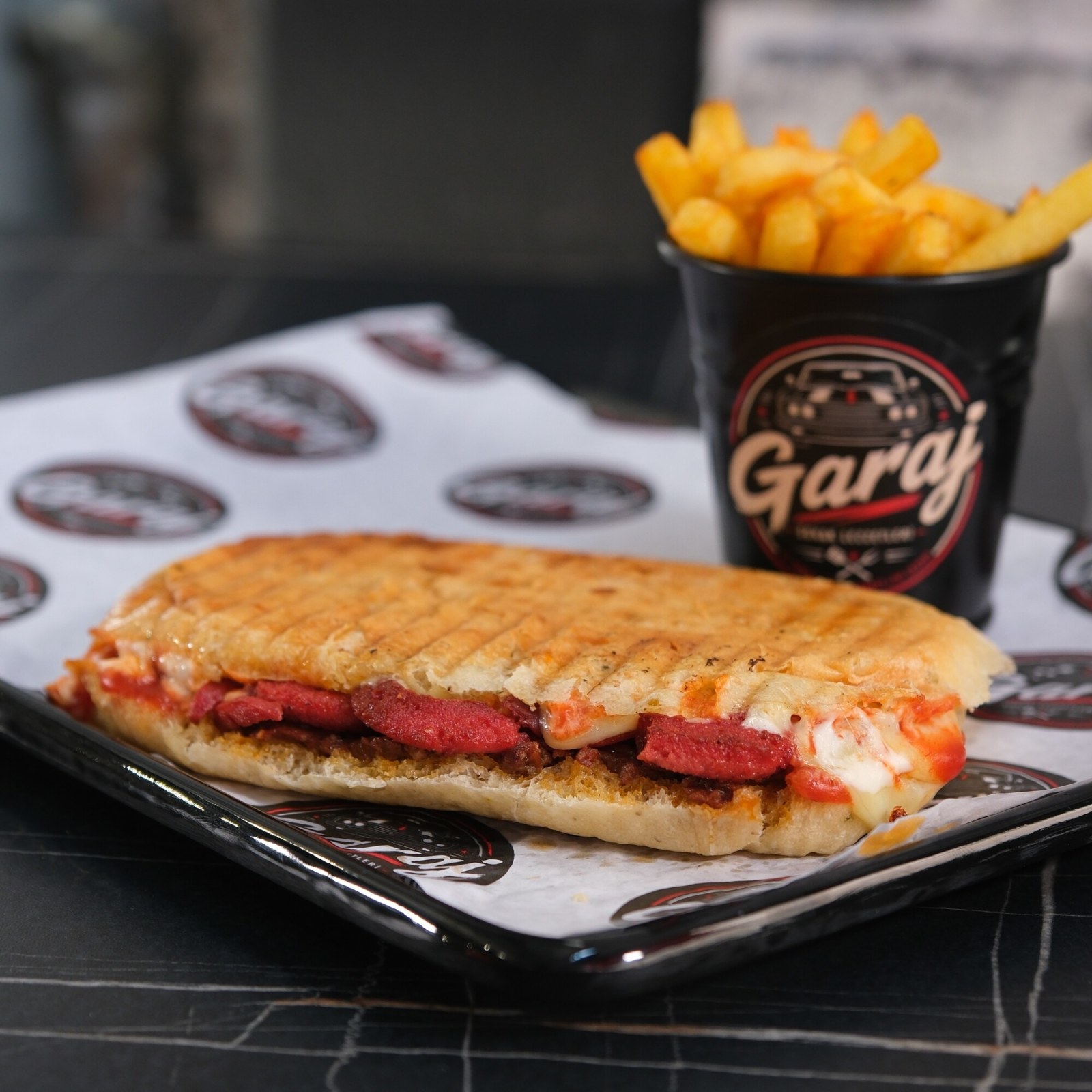 2 Kişilik Tost Menü (Patates + İçecek)