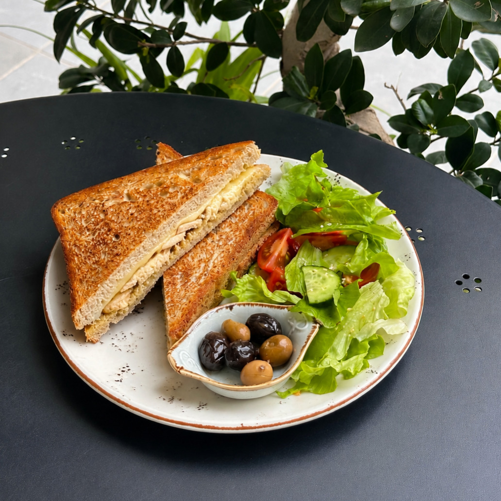 Ekşi Mayalı Fit Tavuklu Tost