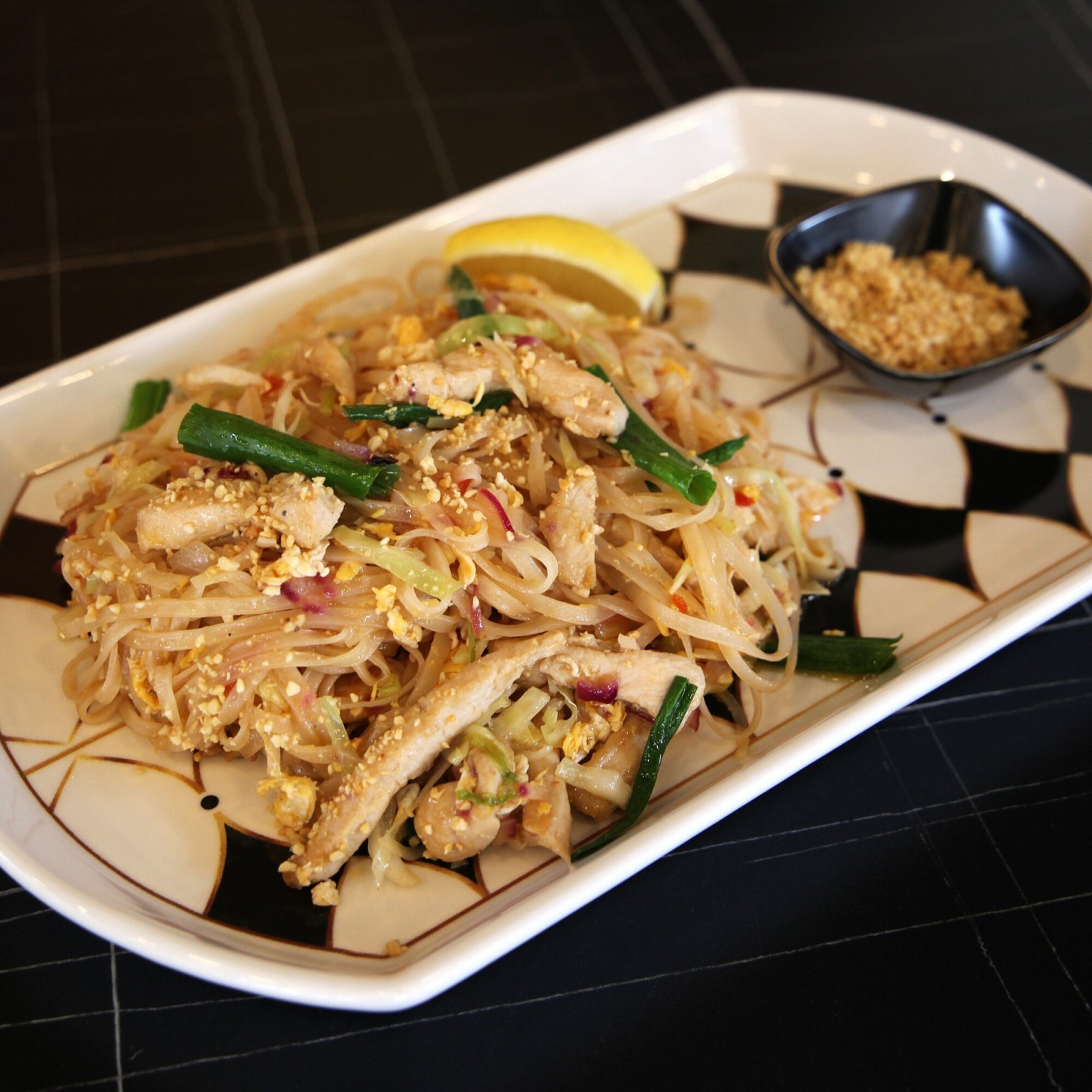 Pad Thai Tavuklu (Pad Thai with Chicken)