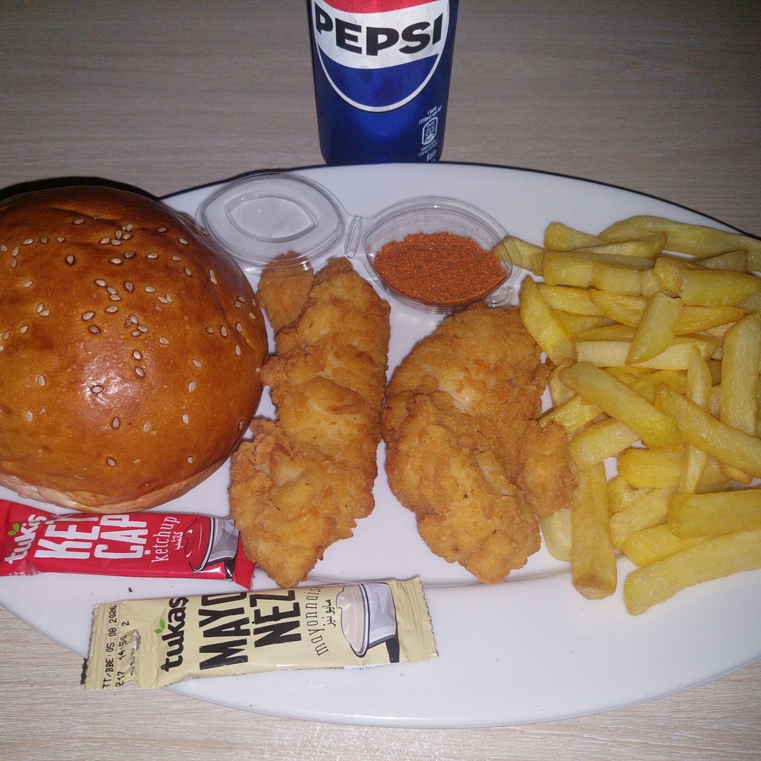 Hamburger Ekmekli 150 Gram Cajun Sepeti