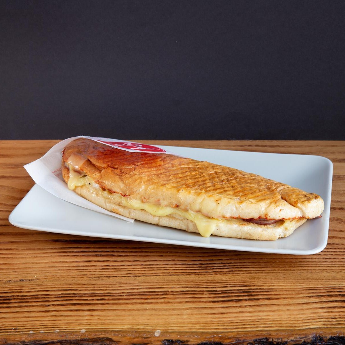 Tam Ekmek Kavurmalı Kaşarlı