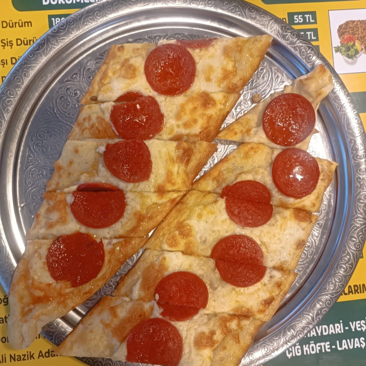 Kaşarlı Sucuklu Pide