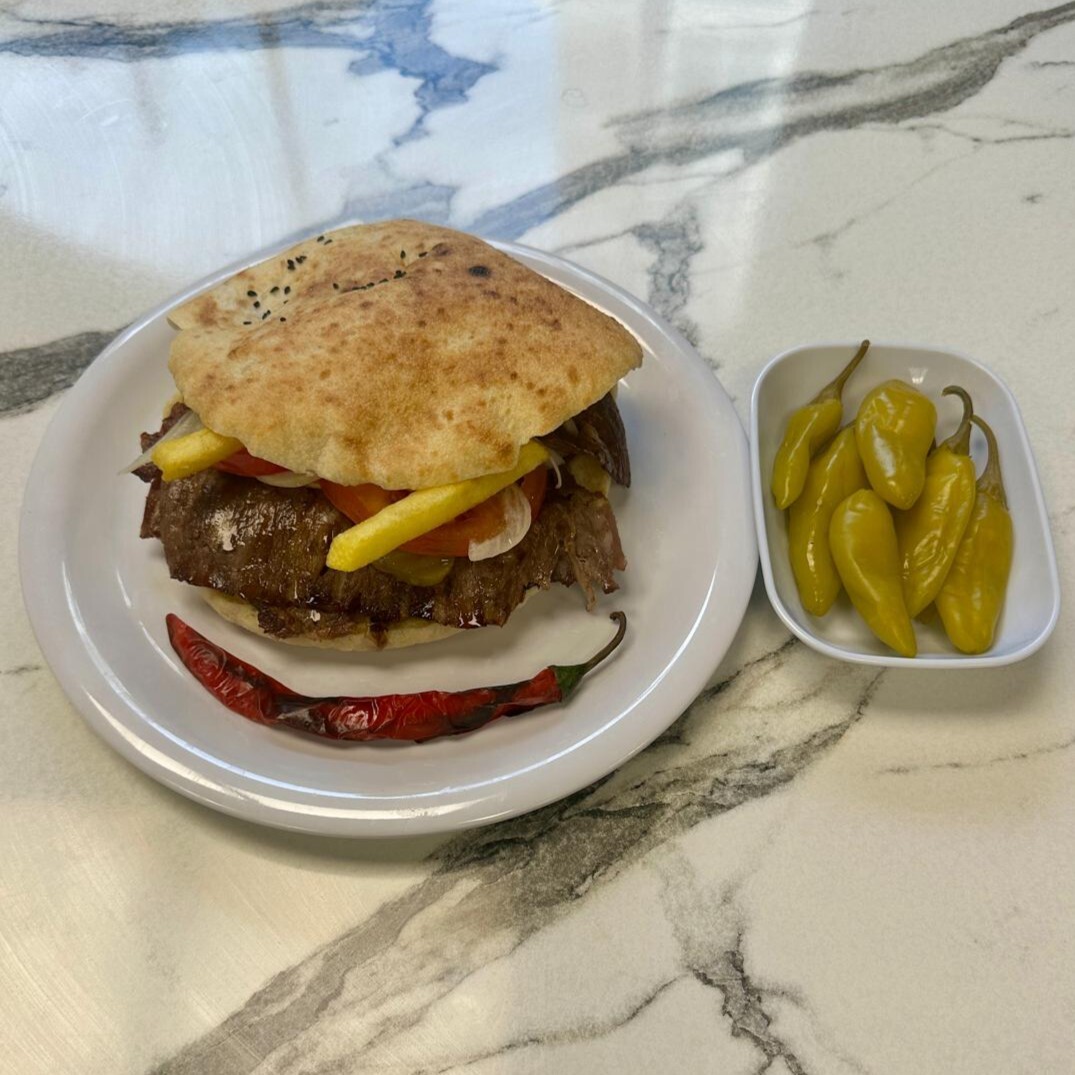 Tombik Ekmek Arası Yaprak Et Döner ( 200 Gram )