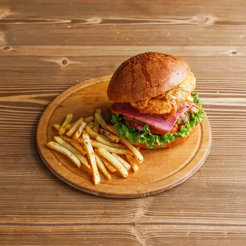 No.13 Mozzy Special Burger