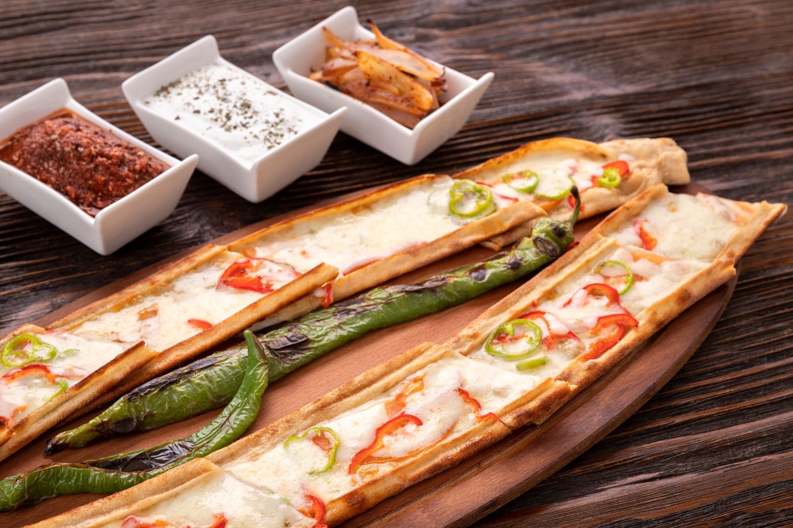 Sebzeli Kaşarlı Pide (75-80 cm.)