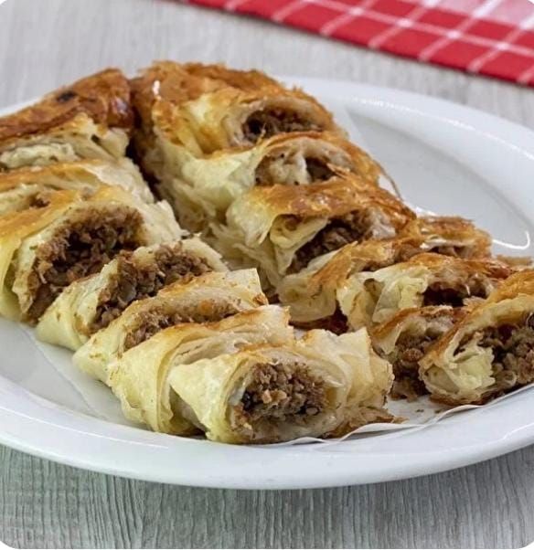 Kıymalı Kol Böregı (Porsiyon=200 gr)