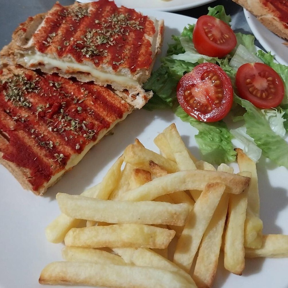 Çift Kaşarlı Tost Tabağı