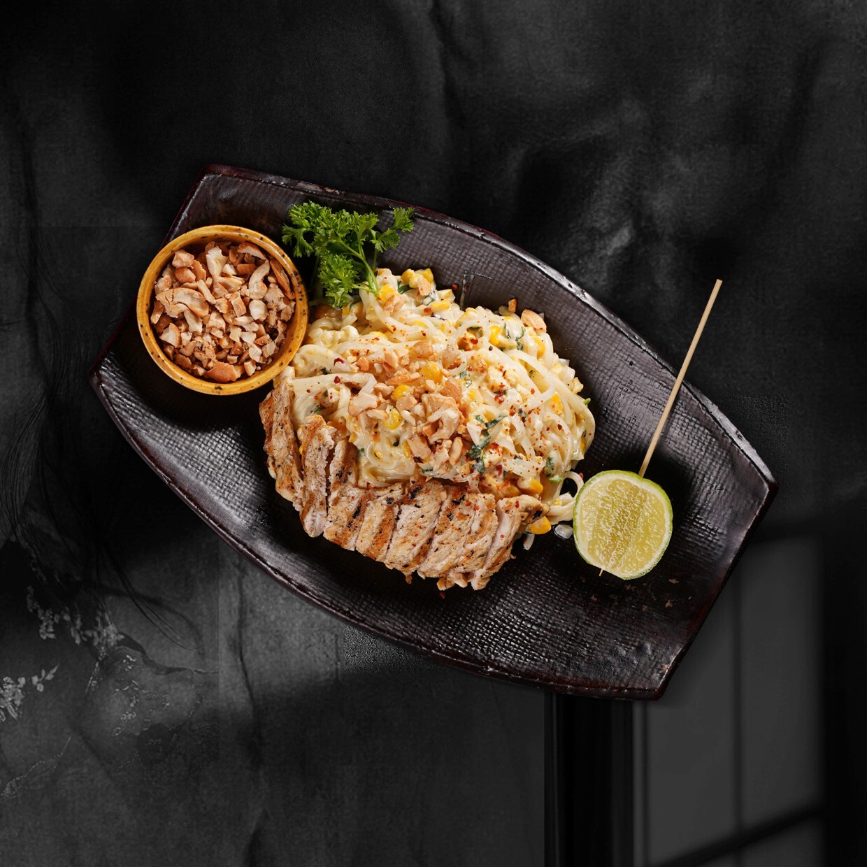 Mısır Soslu Tavuk Pad Thai