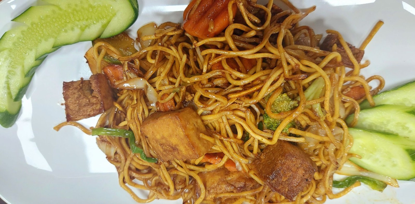 Kızarmış Yumurtalı Erişte (Vejeteryan) & Fried Egg Noodles (Veg)
