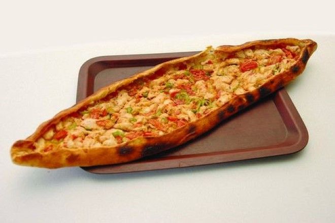 Tavuklu Kaşarlı Pide