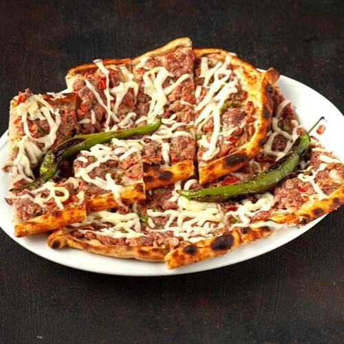 Kuşbaşılı Üzeri Kaşarlı Pide