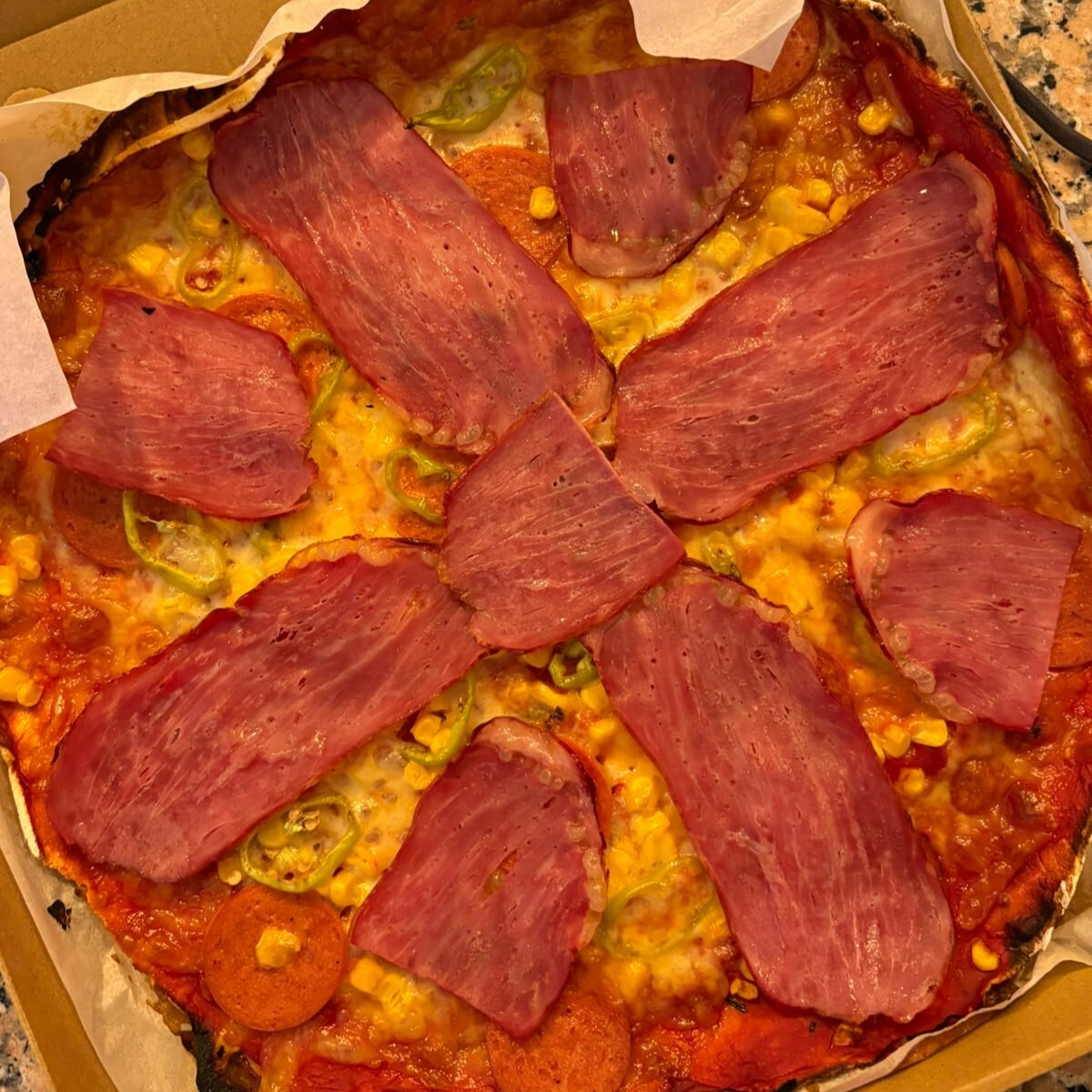 Glutensiz Dana Füme Etli İtalyan İnce Hamurlu Pizza (Orta Boy) Glutenfree Pizza