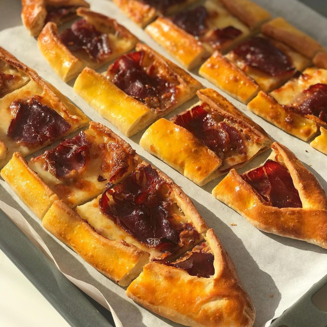 Pastırmalı Kaşarlı Pide