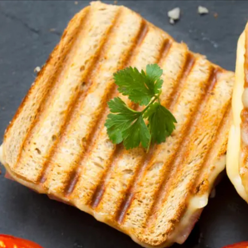 Klasik Dana Sucuklu Kaşarlı Tost
