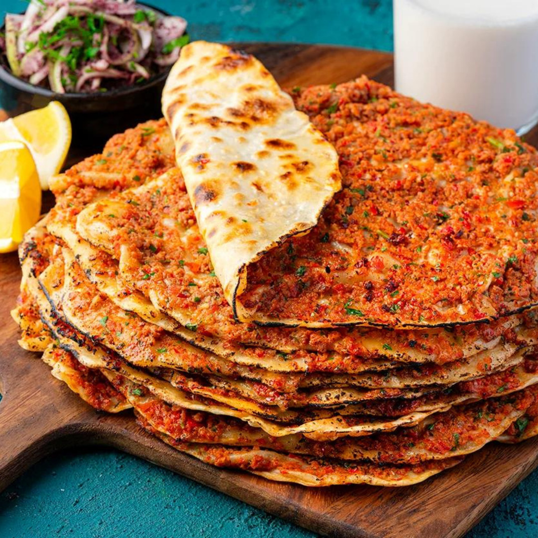 10'lu Lahmacun & İçecek (1 L.) Menü
