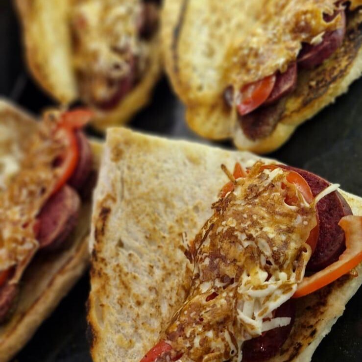 Kaşarlı Köfte Ekmek