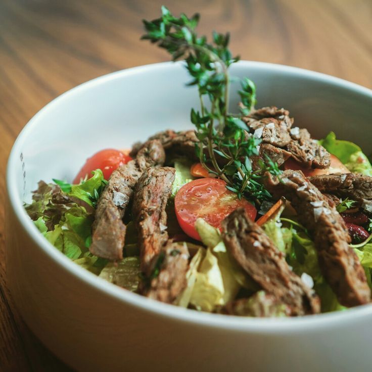 Biftekli Salata
