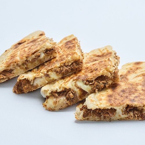Kaşarlı & Kavurmalı Bazlama Tost