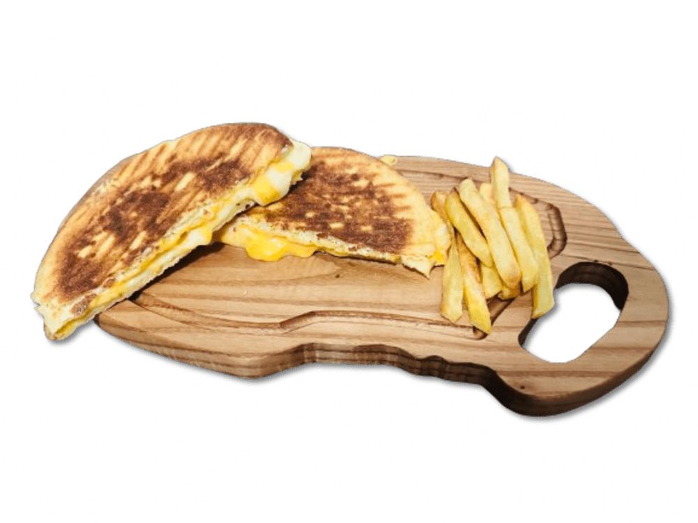 Üç Peynirli Tost