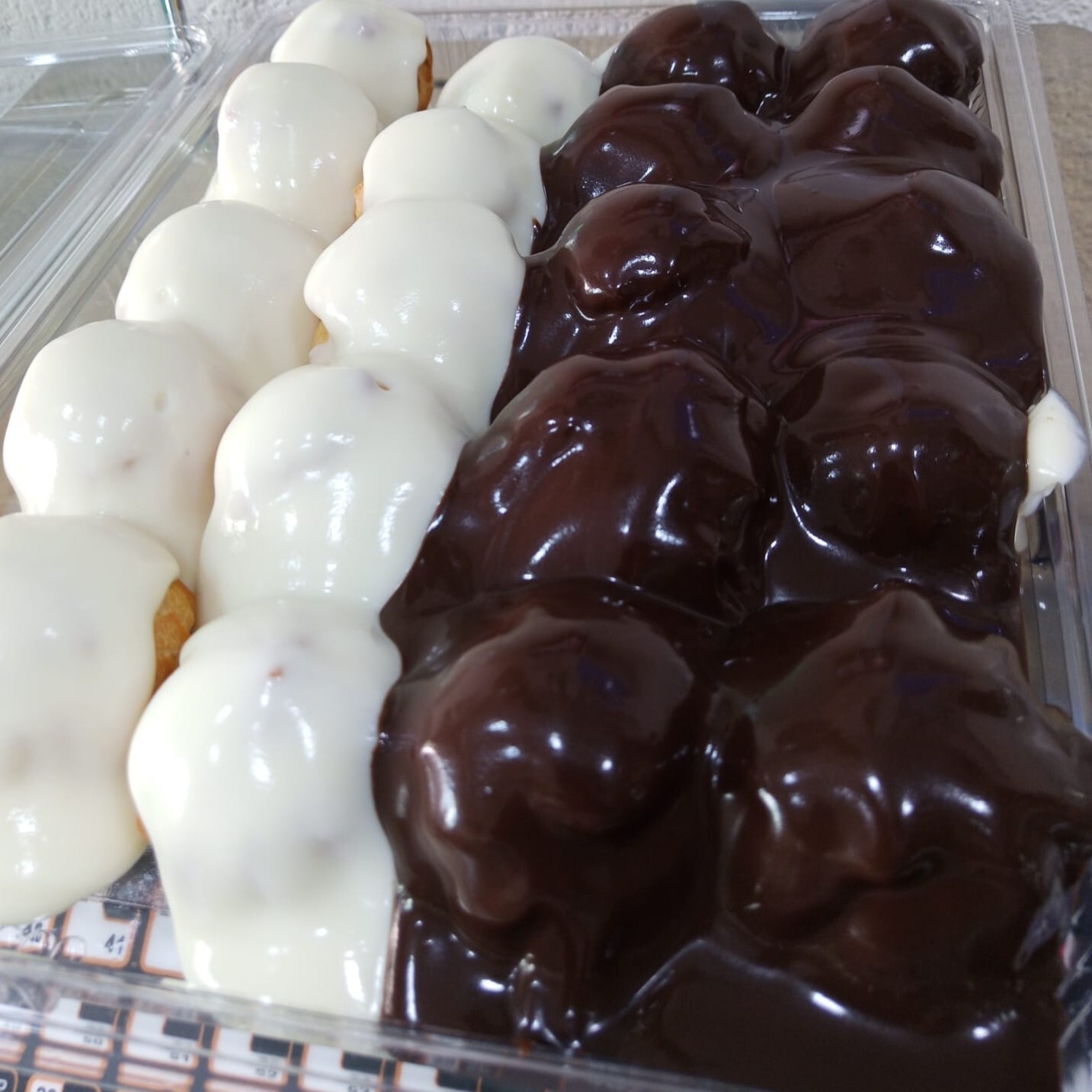 Karışık (Beyaz ve Sütlü) Çikolatalı A'lâ Profiterol (600 gr)