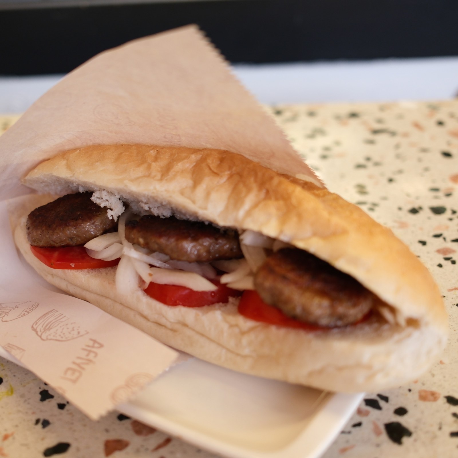Ekmek Arası Izgara Köfte