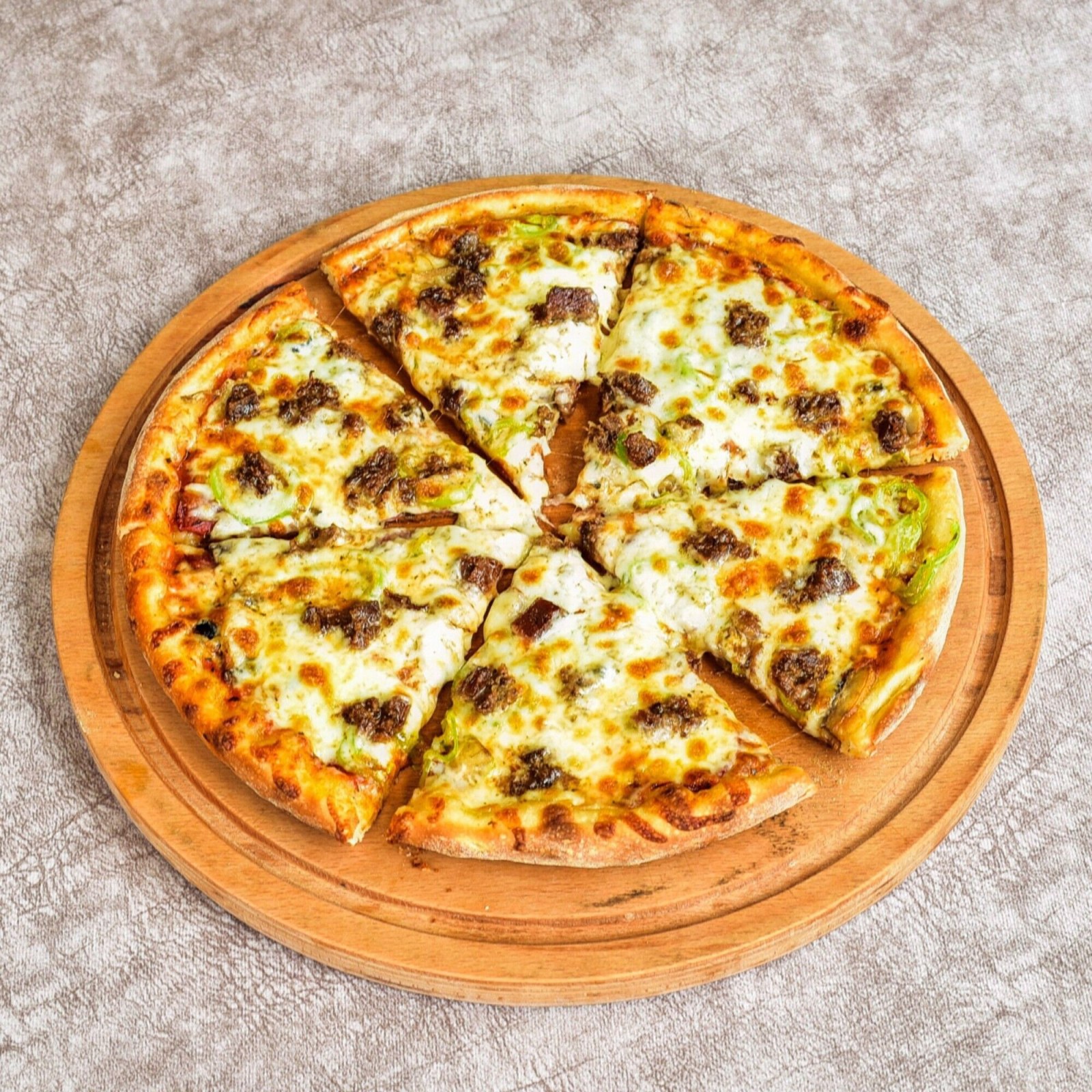 Kavurmalı Pizza (Orta)