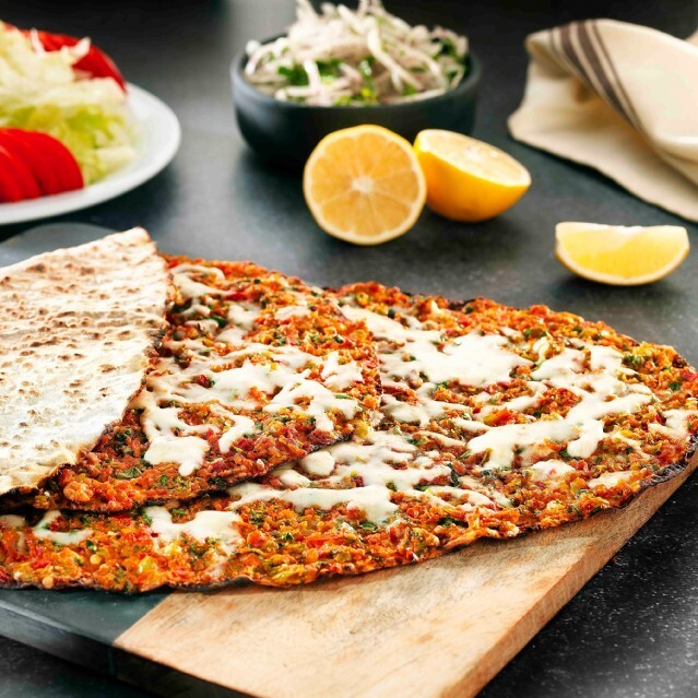 Kaşarlı Lahmacun